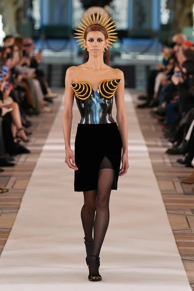 Look 11